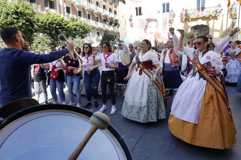 La Diputació de València recibe a las comisiones falleras