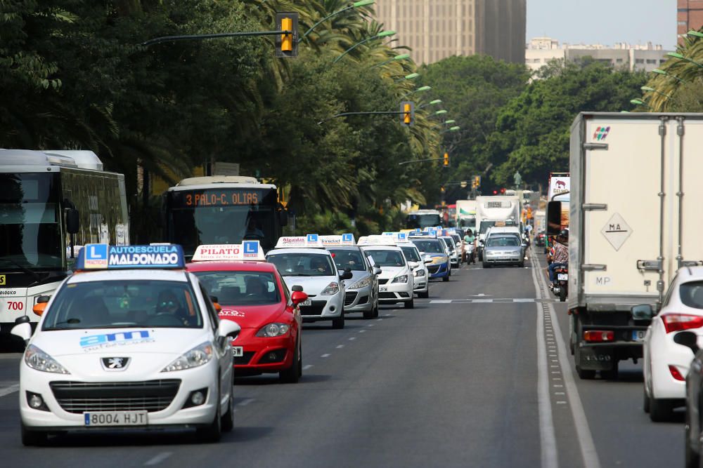 Manifestación de las autoescuelas malagueñas.