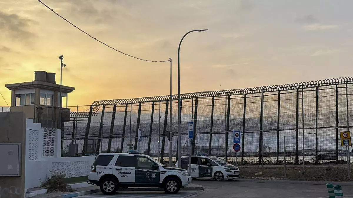 Francia ordena reforzar el control de la frontera con España por la llegada masiva de migrantes a Ceuta