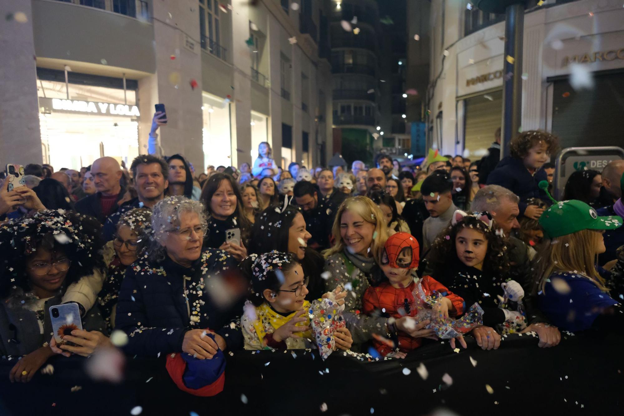 La Batalla de las flores del Carnaval de Málaga 2023, en imágenes - La  Opinión de Málaga