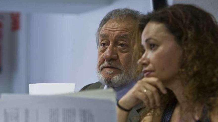 Mariano Caballero y Carmen María Díaz ayer en rueda de prensa.