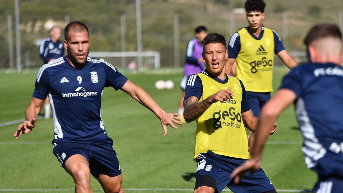 Alfredo Ortuño y Damián Musto, en el entrenamiento de ayer. | FC CARTAGENA