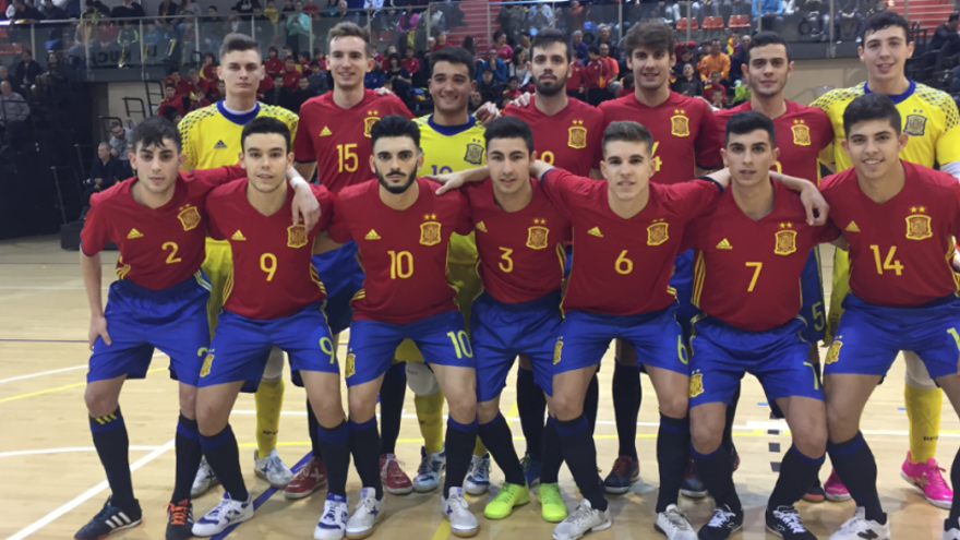 España gana a la República Checa en un abarrotado Camilo Cano