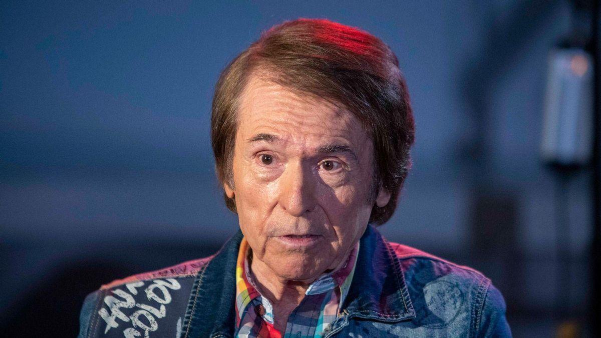 El hijo de Raphael sale a hablar del estado de salud de su padre tras cancelar otro concierto.