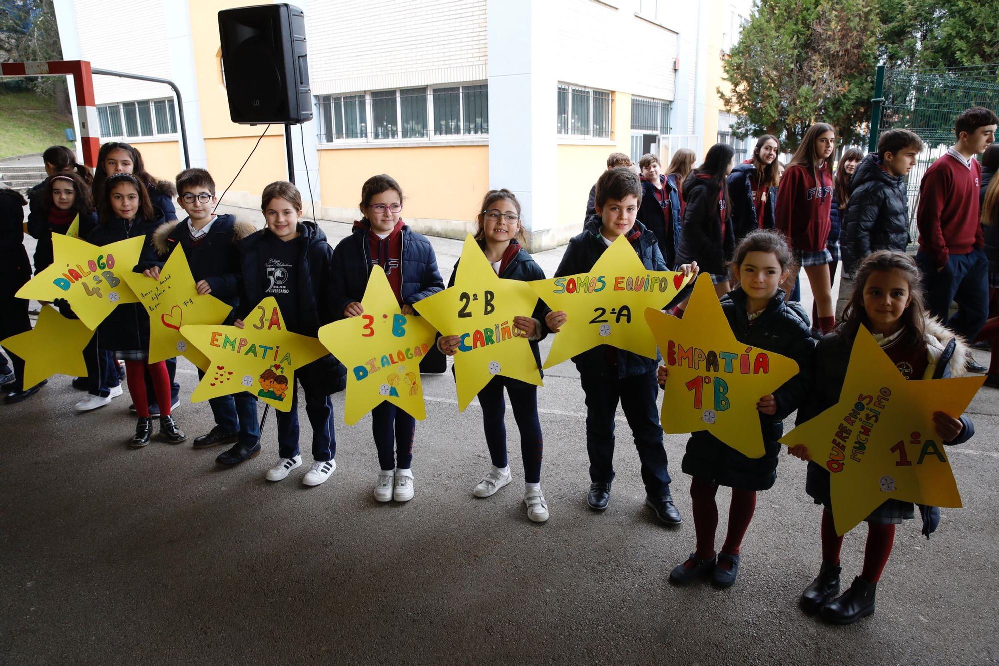 Celebración del Día de la Paz en el colegio Virgen Mediadora (Dominicas)