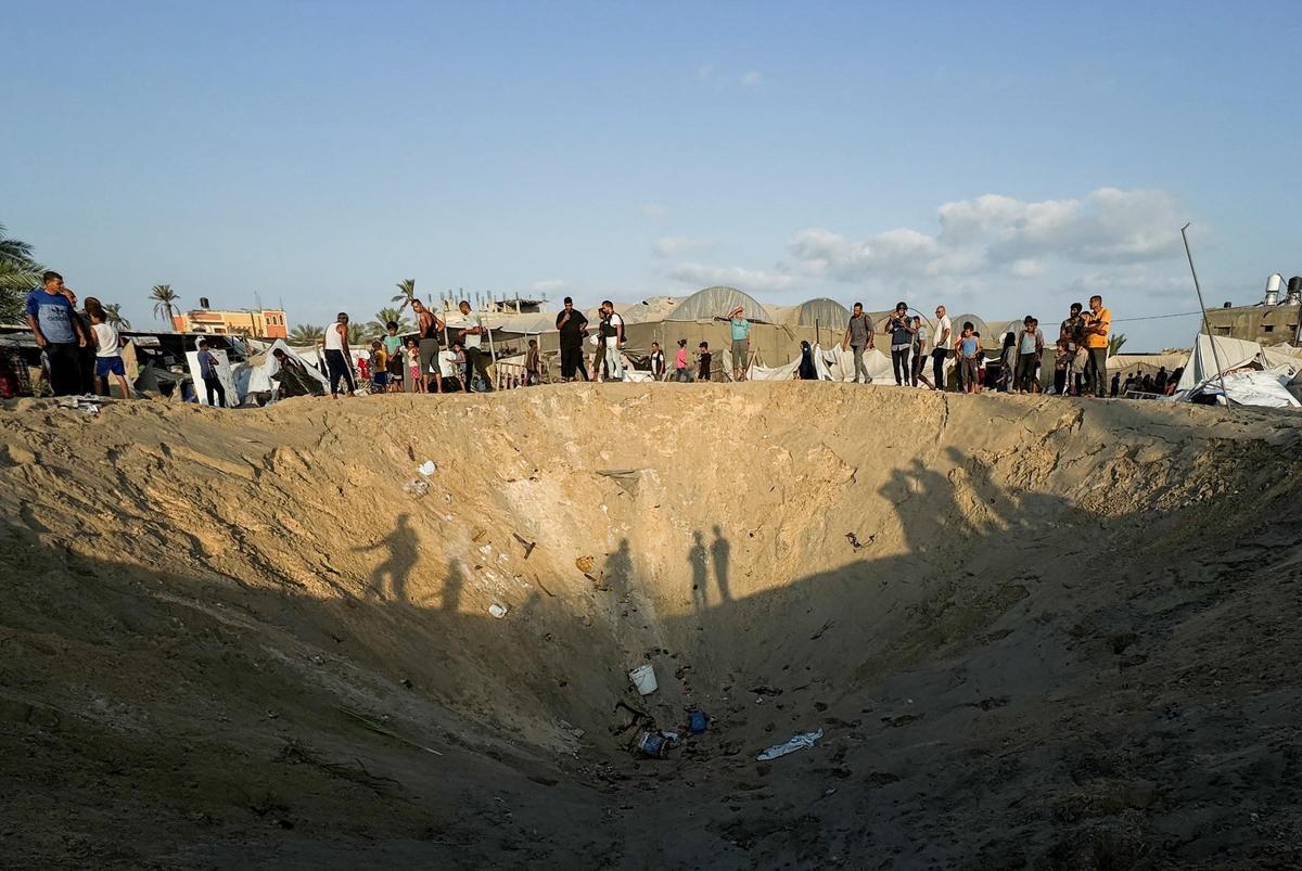 Decenas de muertos en un ataque israelí en una zona humanitaria cerca de Khan Younis