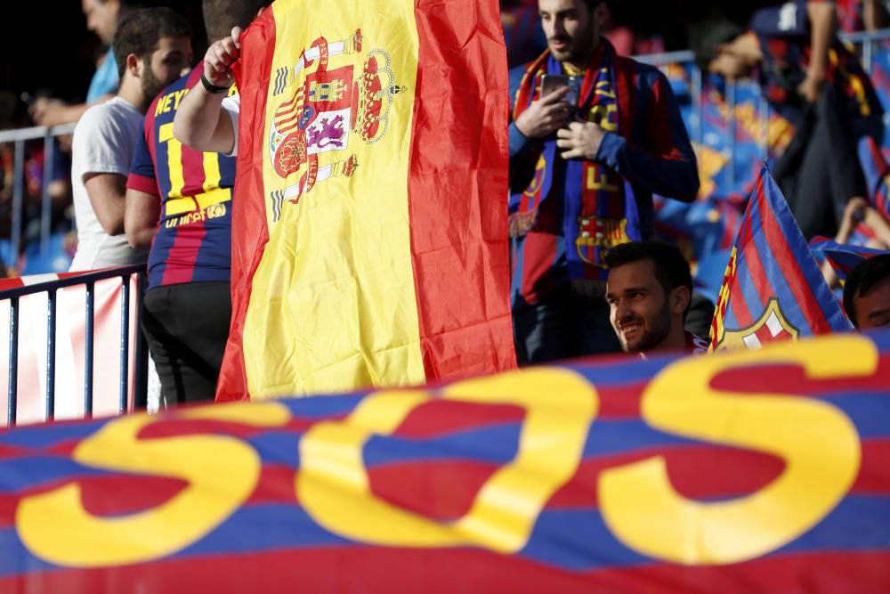 Color de las aficiones en la final de Copa Barcelona-Sevilla