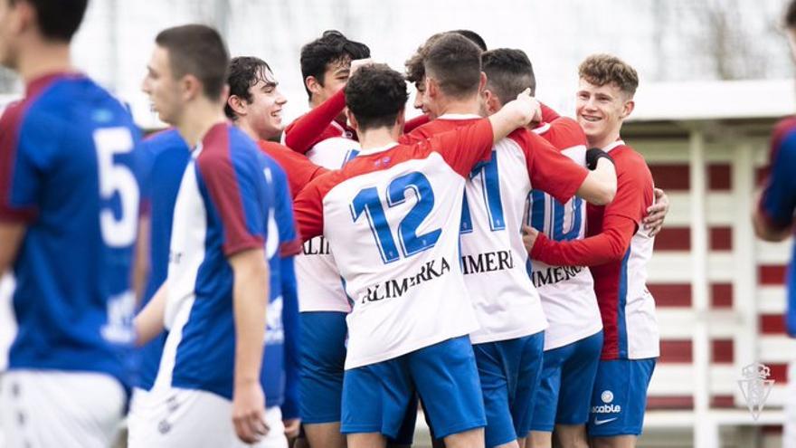 Un momento de un partido del División de Honor del Sporting esta temporada