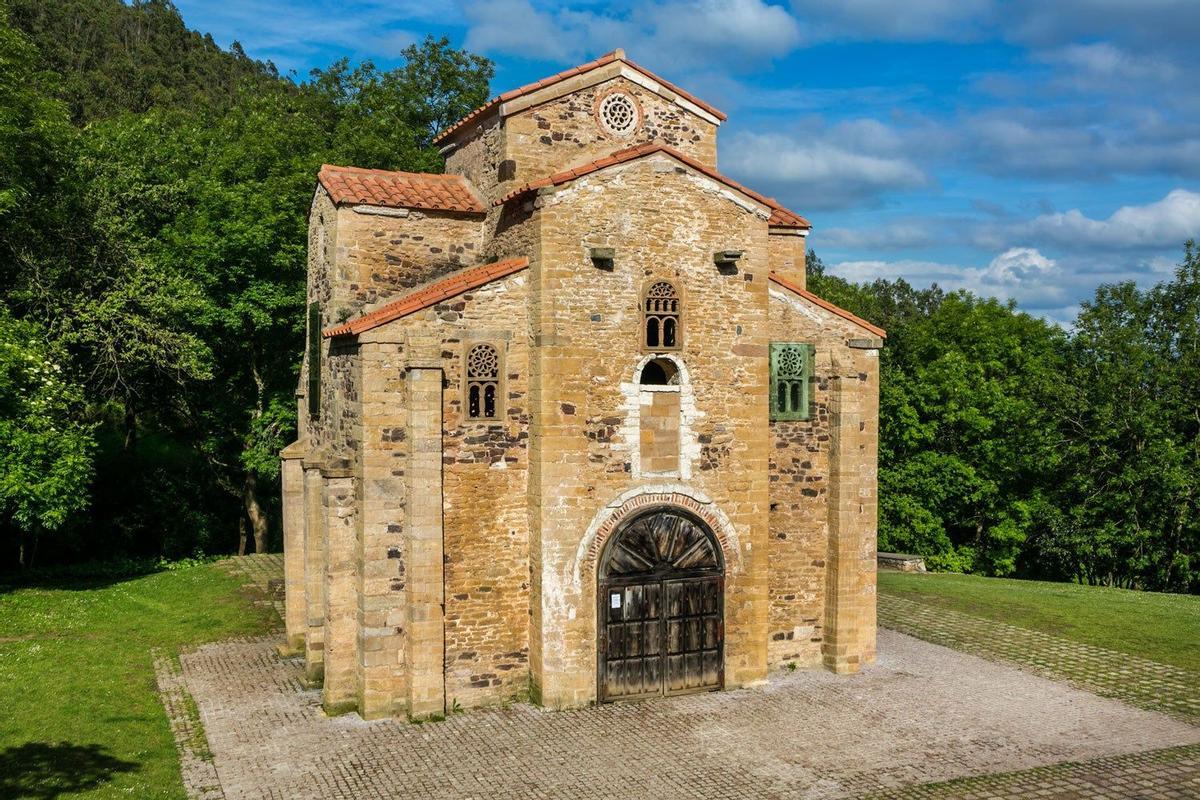 Iglesias prerrománicas de San Miguel de Lillo