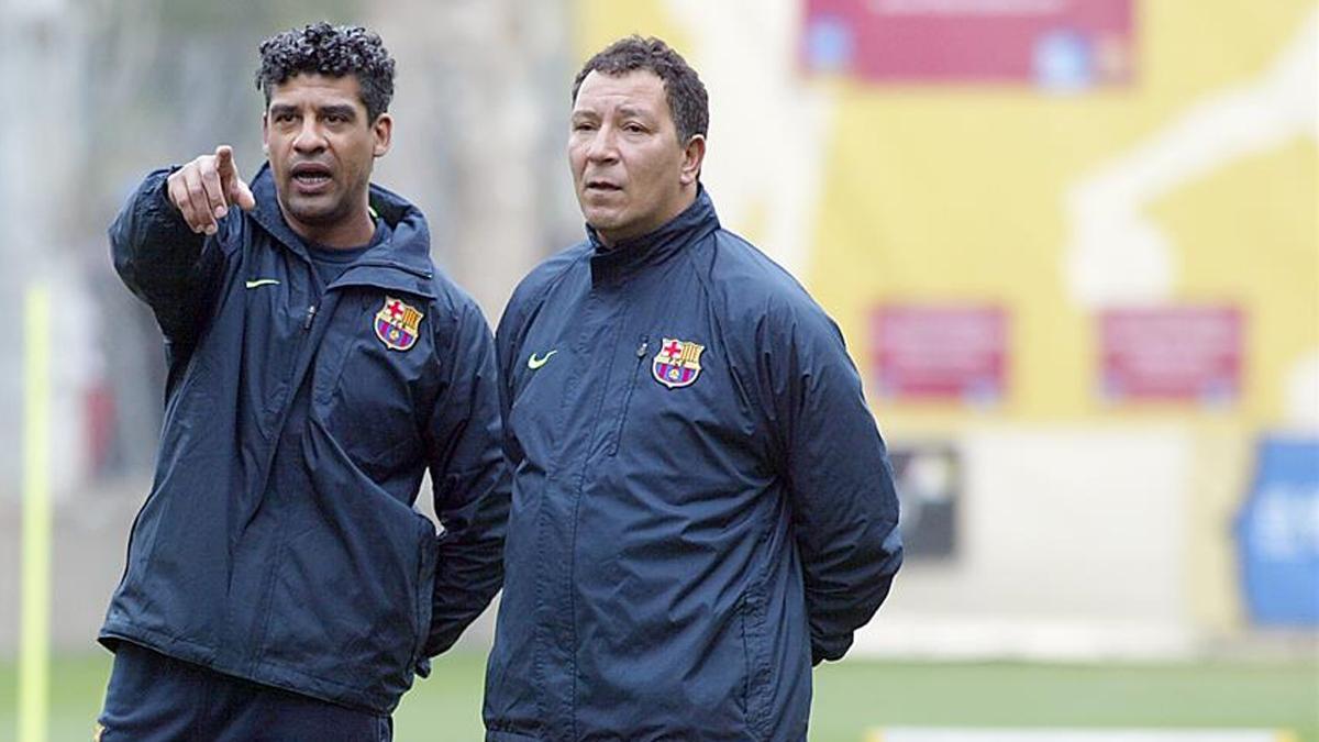 Henk Ten Cate en un entrenamiento del FC Barcelona junto a Frank Rijkaard