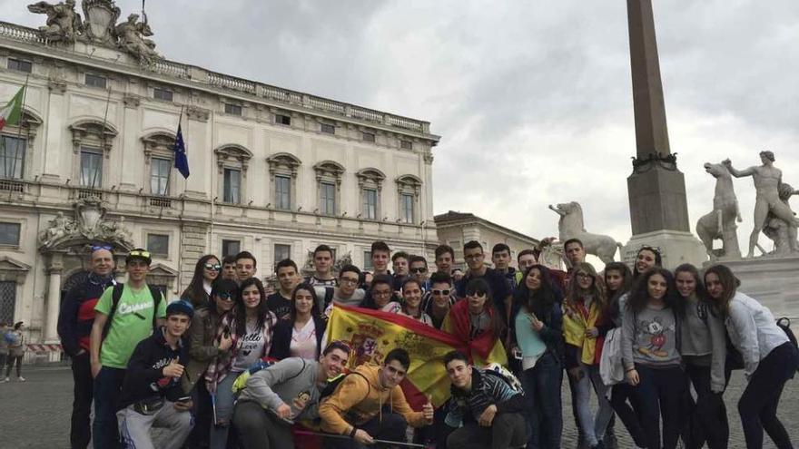 Estudiantes en un viaje reciente a Roma para ampliar horizontes culturales.