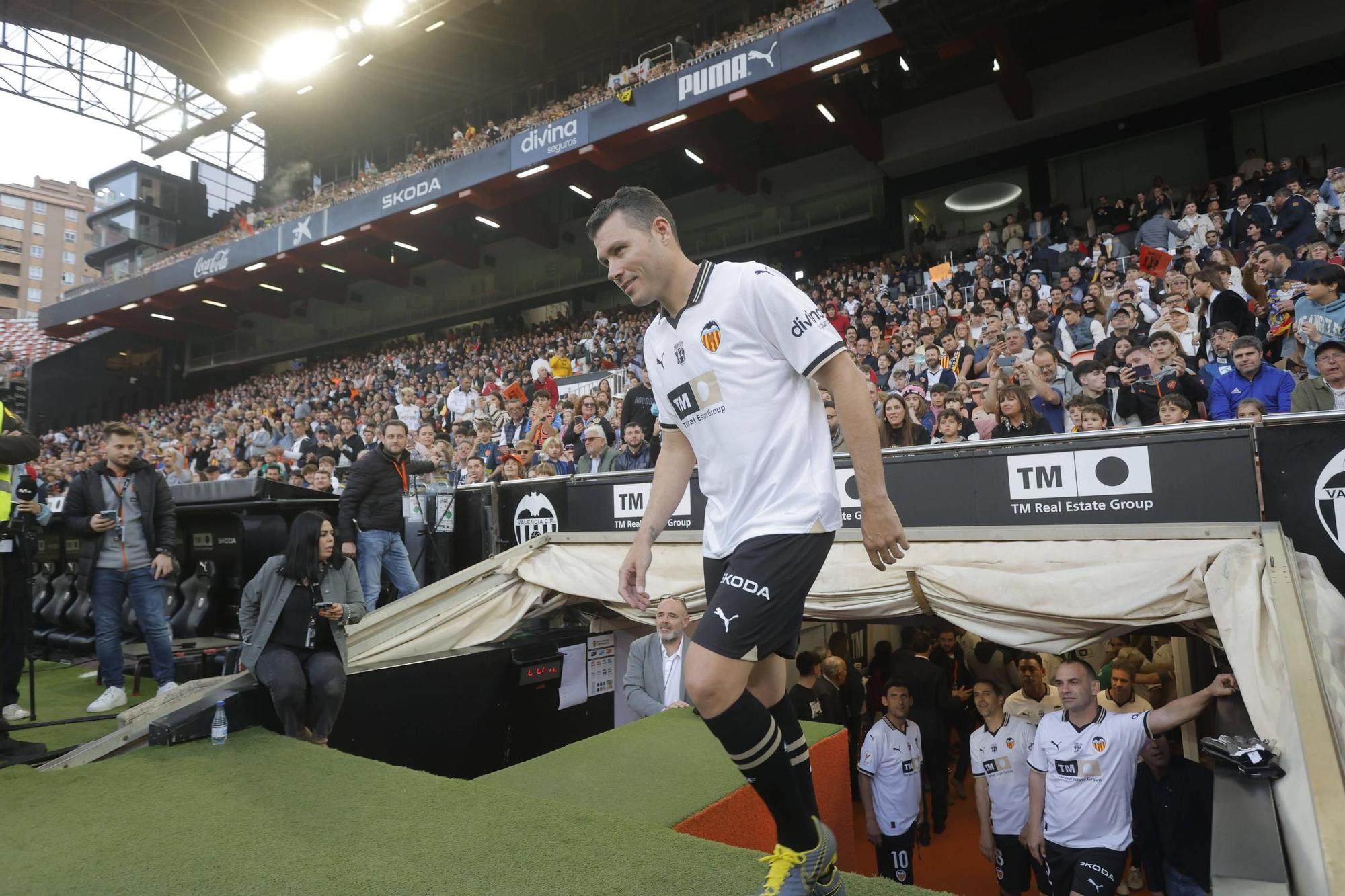 ¡Qué recuerdos! Las fotos del homenaje al Valencia del Triplete