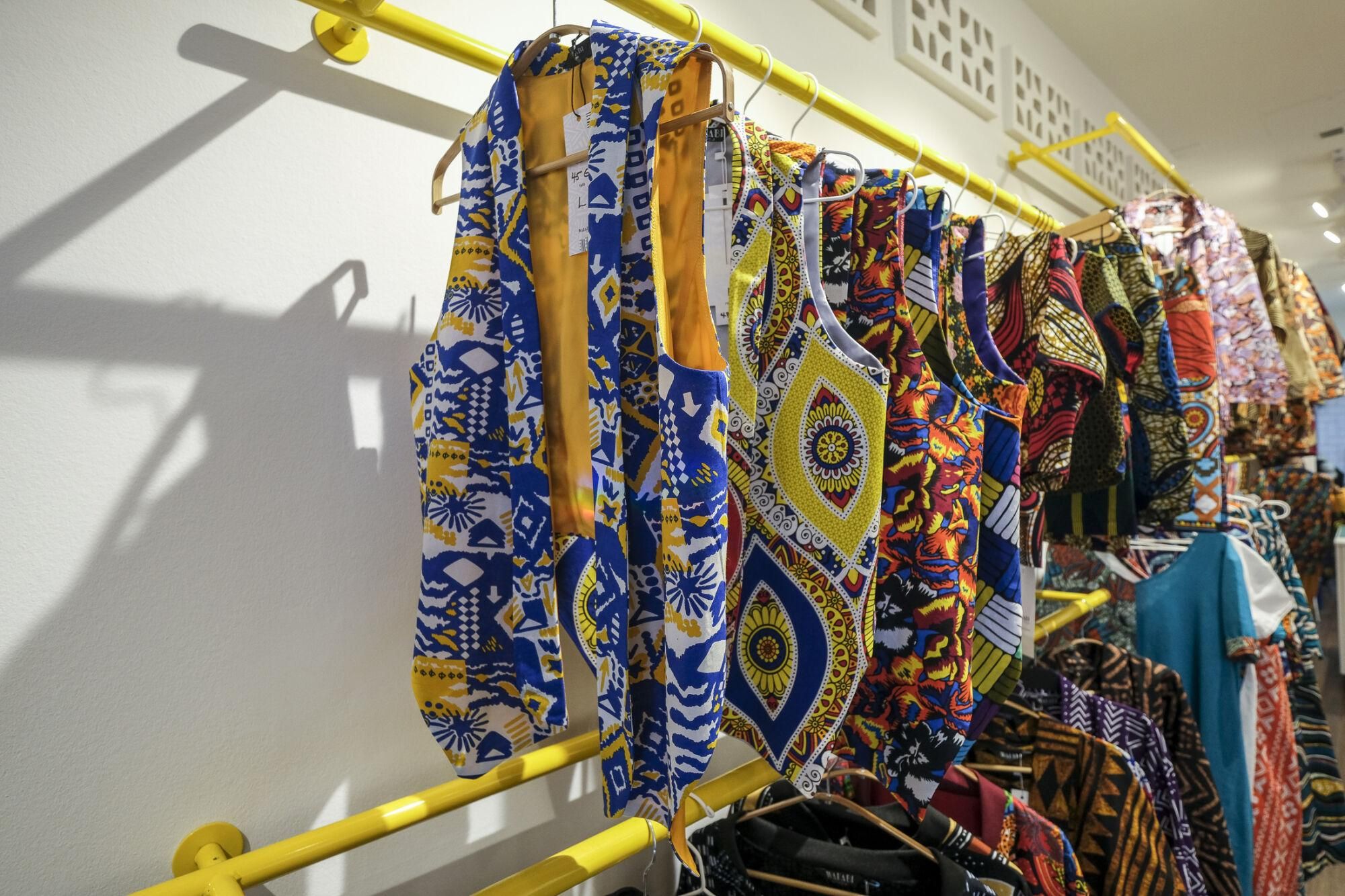 Comercio de ropa africana Wakabi Designs