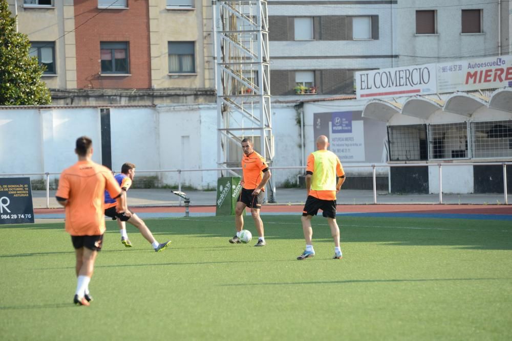 Primer entrenamiento del Caudal Deportivo de Mieres