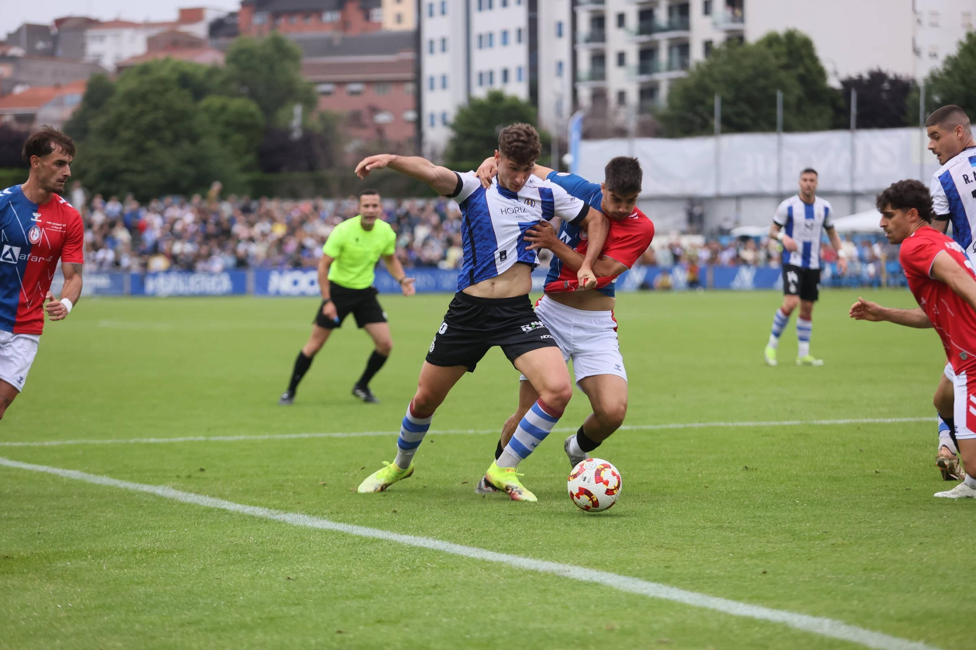 EN IMÁGENES: La final por el ascenso entre Avilés y Rayo Majadahonda vivida en el Suárez Puerta
