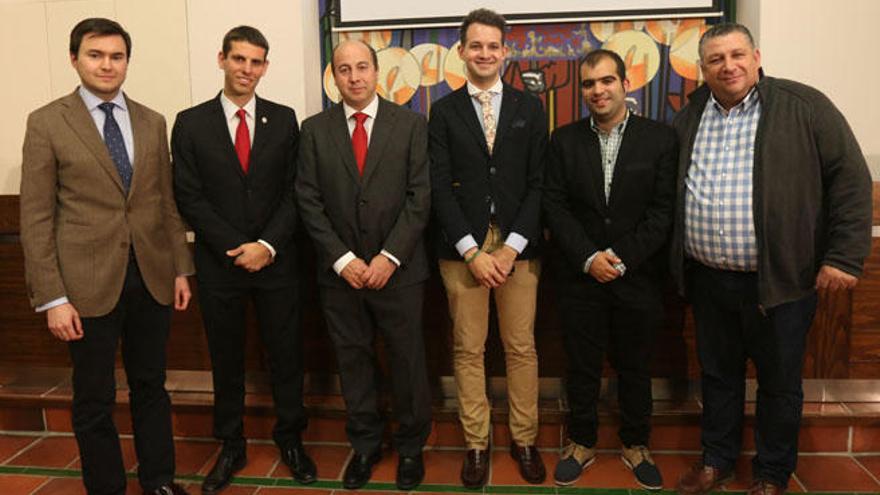 Los aspirantes al premio Juventud Cofrade de Onda Azul.