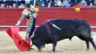 La entrega de Manzanares y el pellizco de Aguado salvan la tarde en Valencia