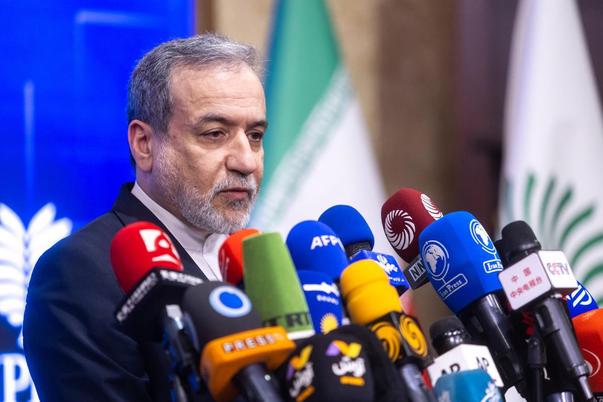 El ministre d’Exteriors de l’Iran viatja a Islamabad amb una petita comitiva i el Pakistán assegura que les negociacions amb EEUU "tindran lloc aviat"