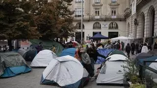 La acampada por la vivienda en Zaragoza se queda hasta la manifestación del sábado: "Llamamos a todo el mundo a acudir"