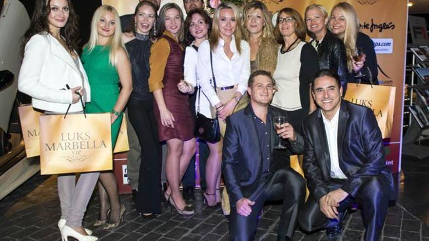 Un selecto grupo de rusos en uno de los eventos del club Luks Marbella VIP.