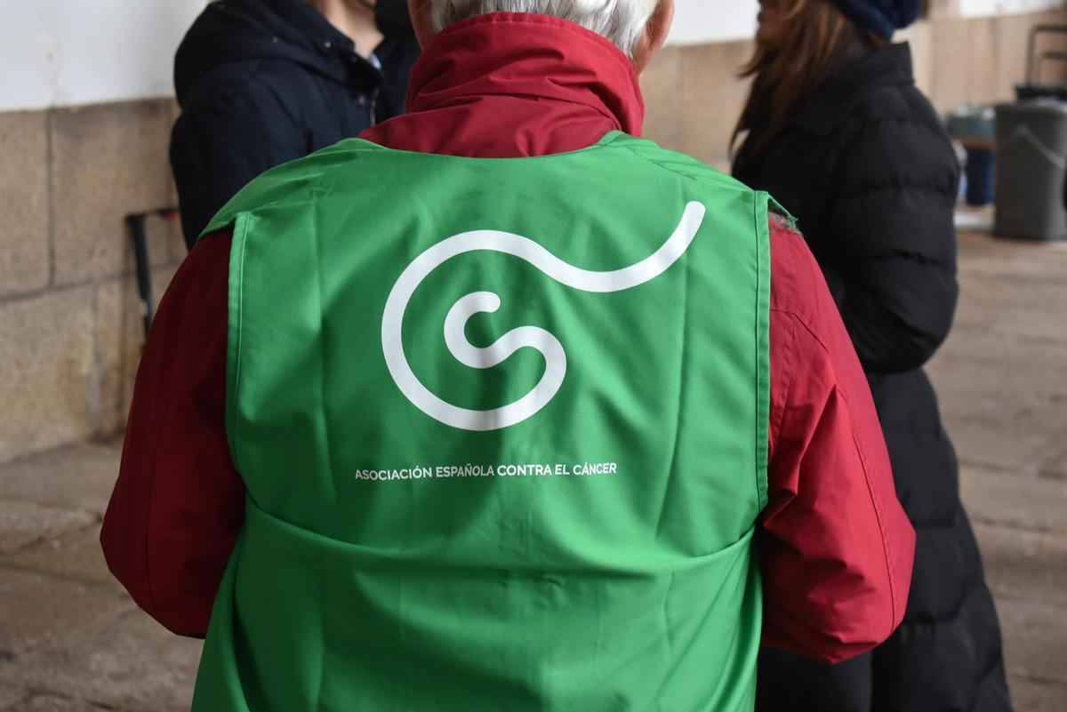 Fotogalería | Cáceres conmemora el Día Mundial contra el Cáncer Fotogalería | Cáceres conmemora el Día Mundial contra el Cáncer