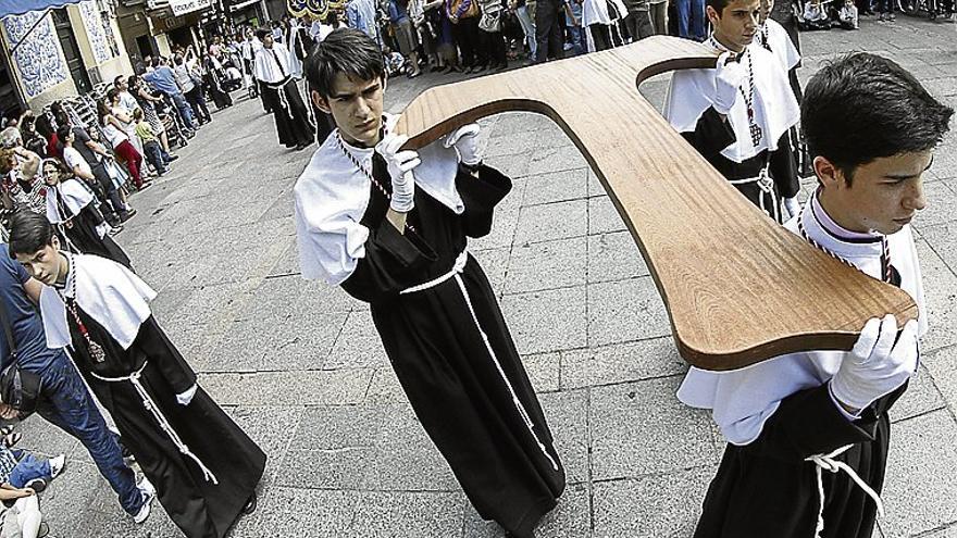 Los Estudiantes recogen ropa, alimentos y artículos de aseo