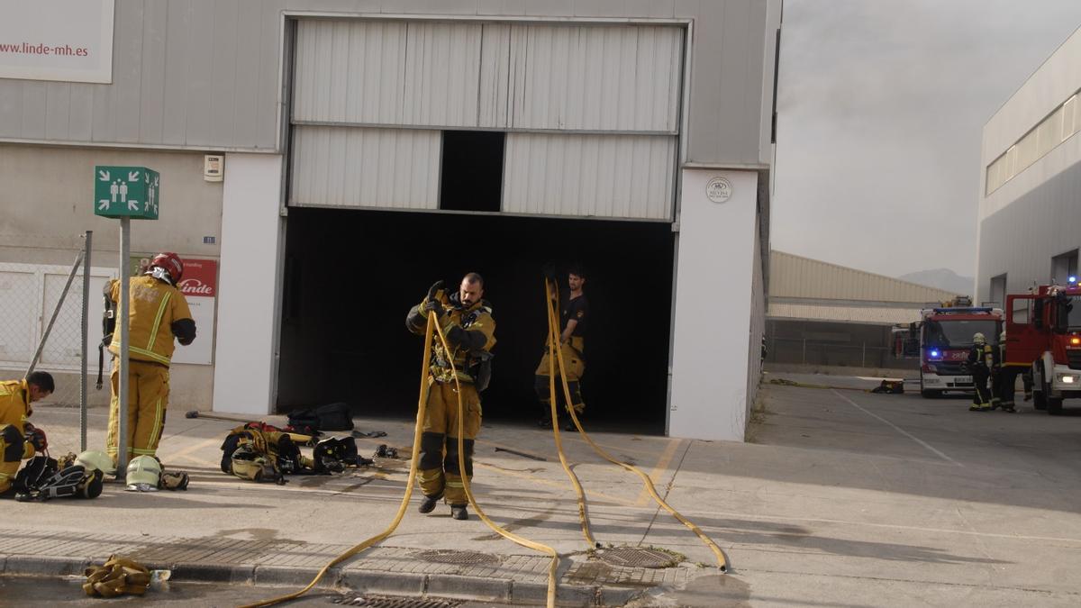 Incendio en una nave industrial en el Polígono de Marratxí.