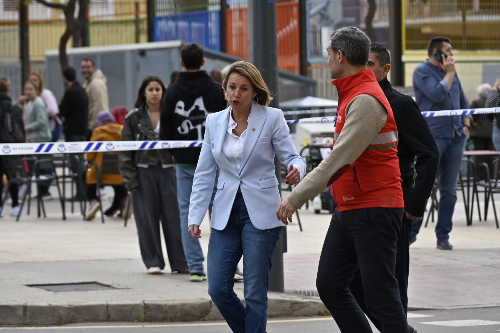 Las imágenes del incendio en un edificio de Castelló