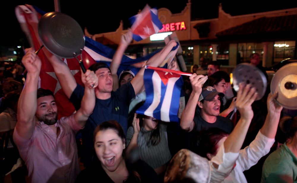 El exilio cubano celebra la muerte de Castro