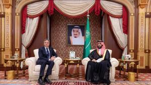 El secretario de Estado de EEUU, Antony Blinken, primer ministro saudí, Mohamed bin Salmán (MBS), en Yeda.