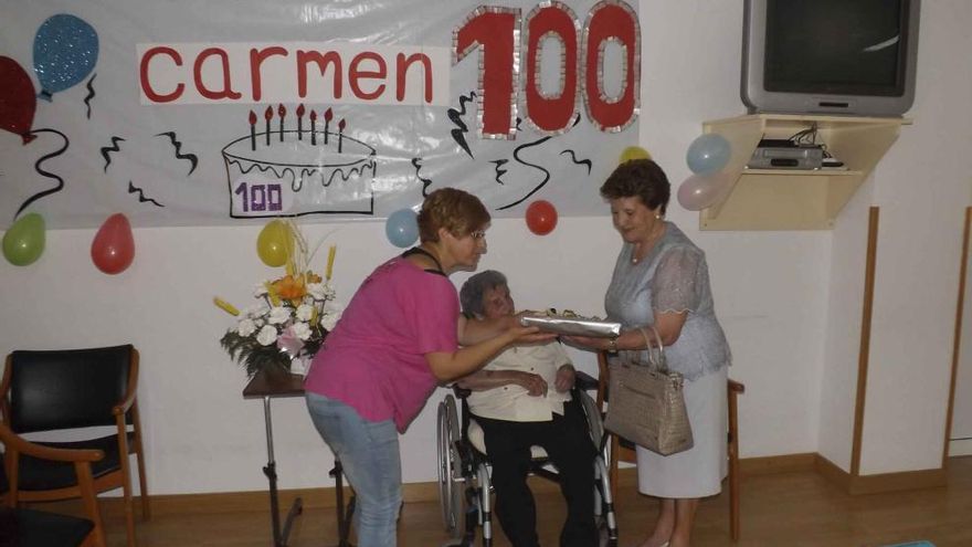 Cumpleaños centenario en la residencia Ciudad de Toro