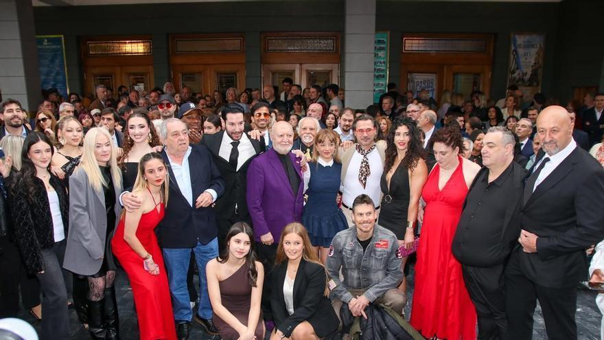 Oviedo se viste de estreno para recibir “Tras los pasos de la rubia platino”, el proyecto más ambicioso de Eduardo Castejón
