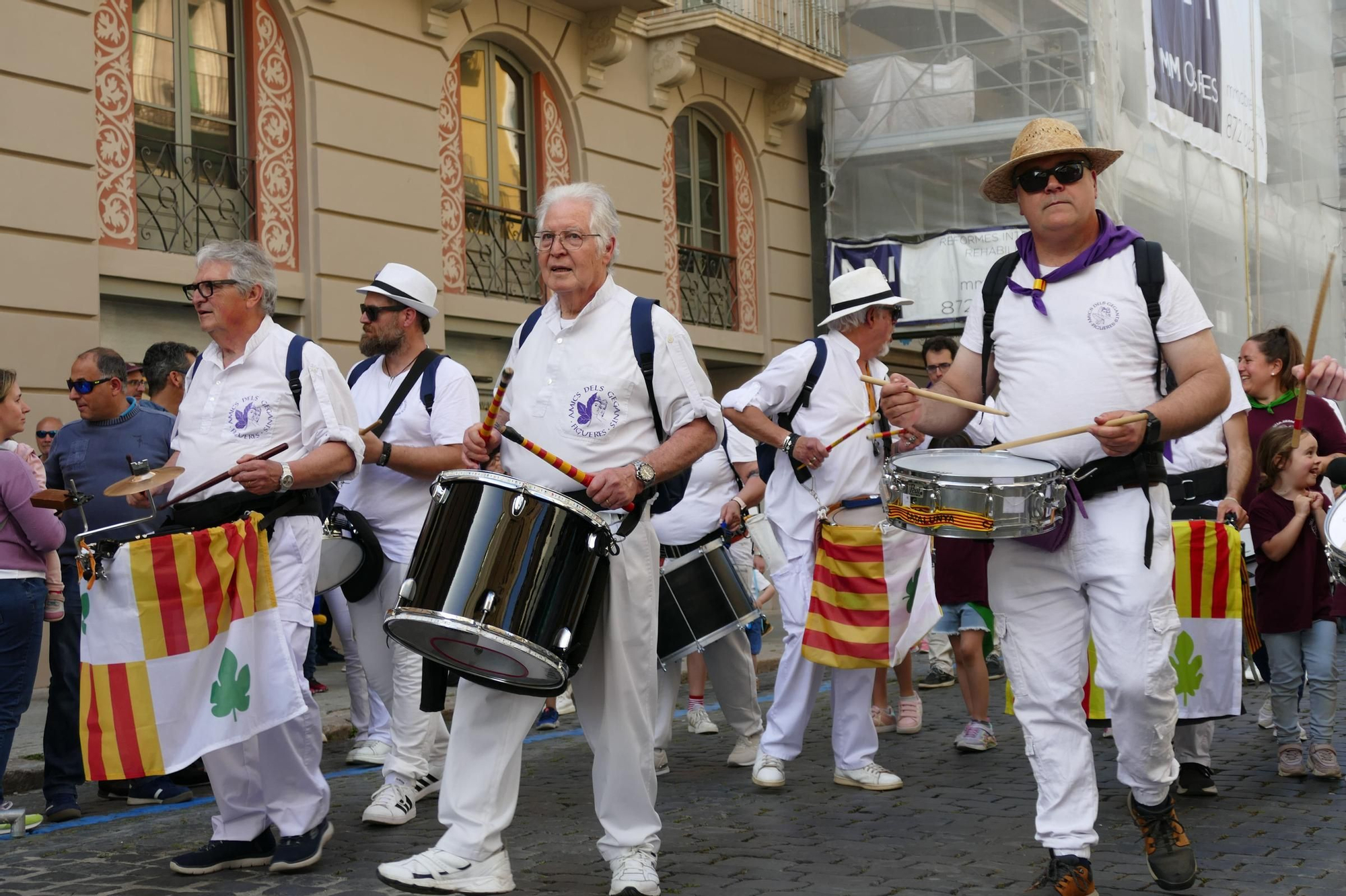 La trobada gegantera de la Diada de Santa Creu celebra els 30 anys dels Amics dels Gegants de Figueres