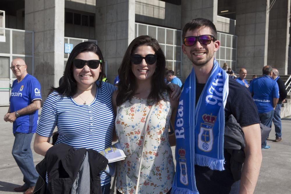 La 'Marea Azul' anima al Oviedo ante el UCAM Murcia