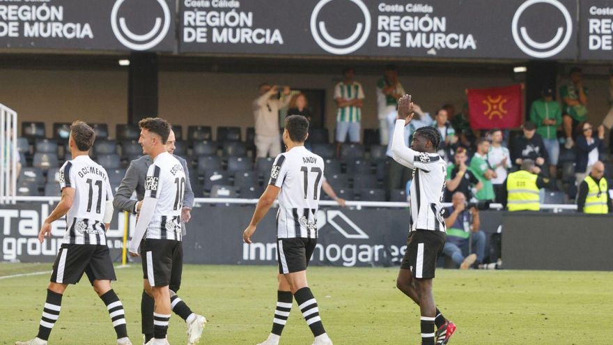 El FC Cartagena despide la temporada y deja atrás una era