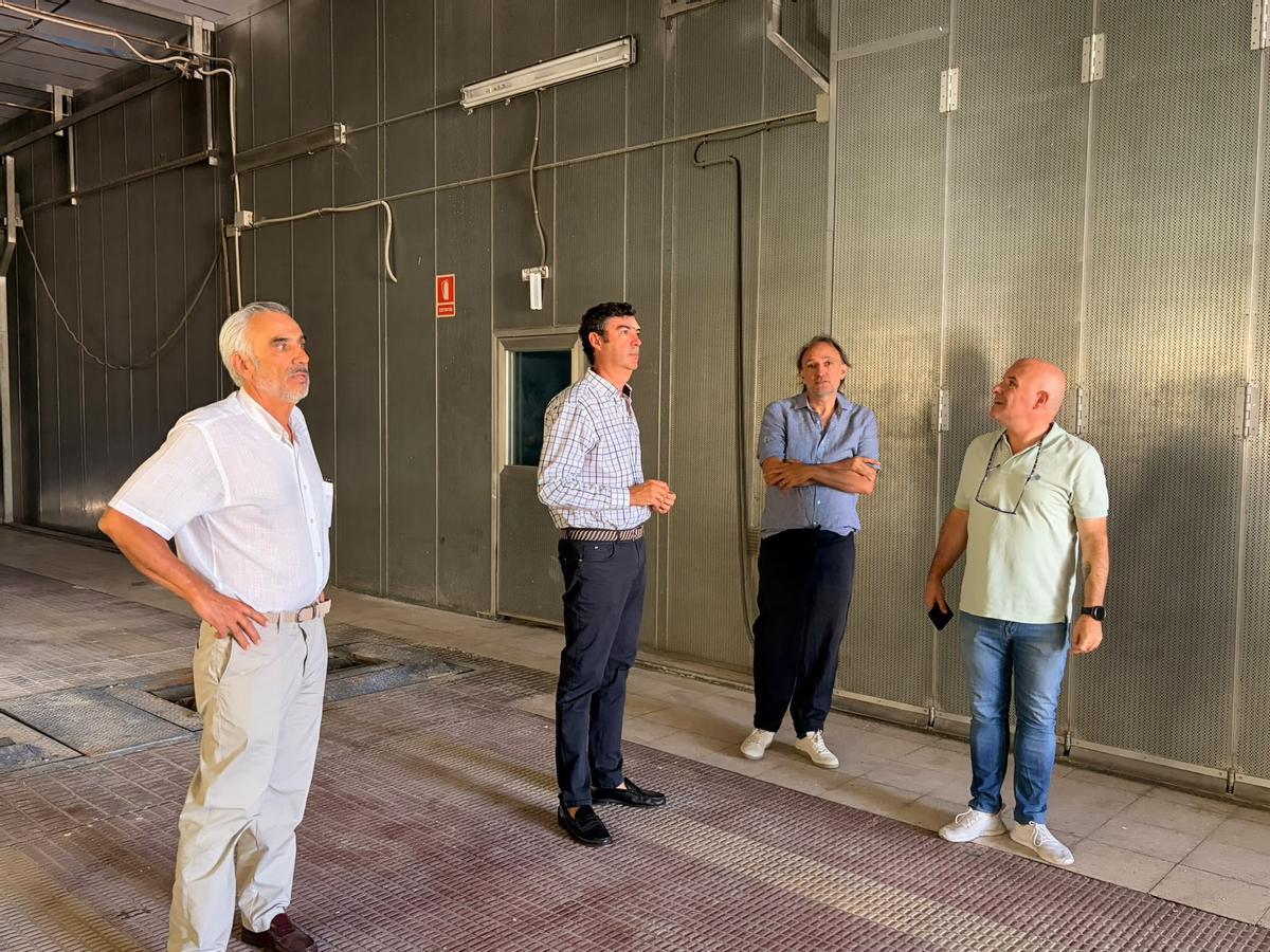 Cristóbal Maza, en el interior de las instalaciones de la ITV.