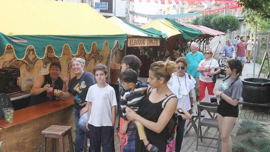 Puestos de venta en la avenida de Portugal. // Iñaki Osorio