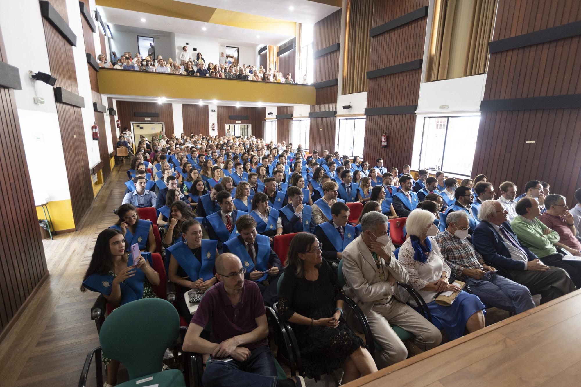 E n imágenes: Así fue el acto de despedida de las promociones 19-20, 20-21, y 21-22, de Física y Matemáticas