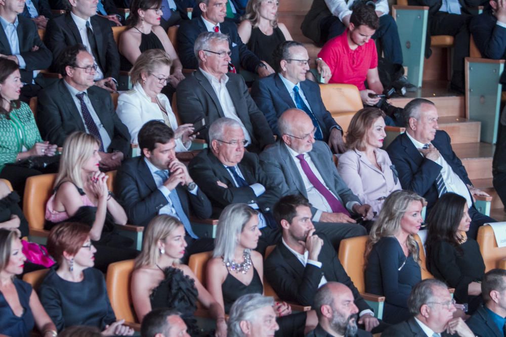 Las principales autoridades, empresarios y miembros de la sociedad civil acudieron al evento.