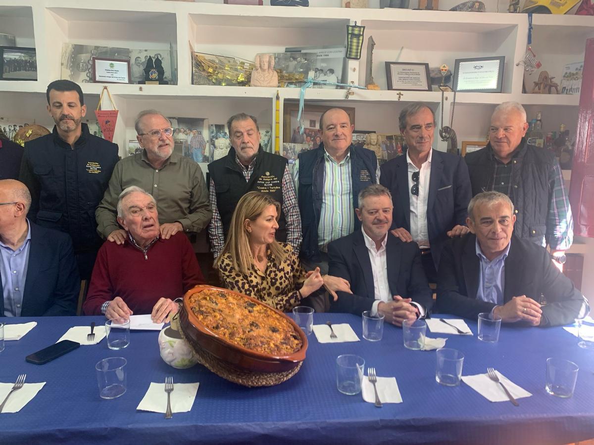 Un momento del encuentro con el empresario Andrés Serrano
