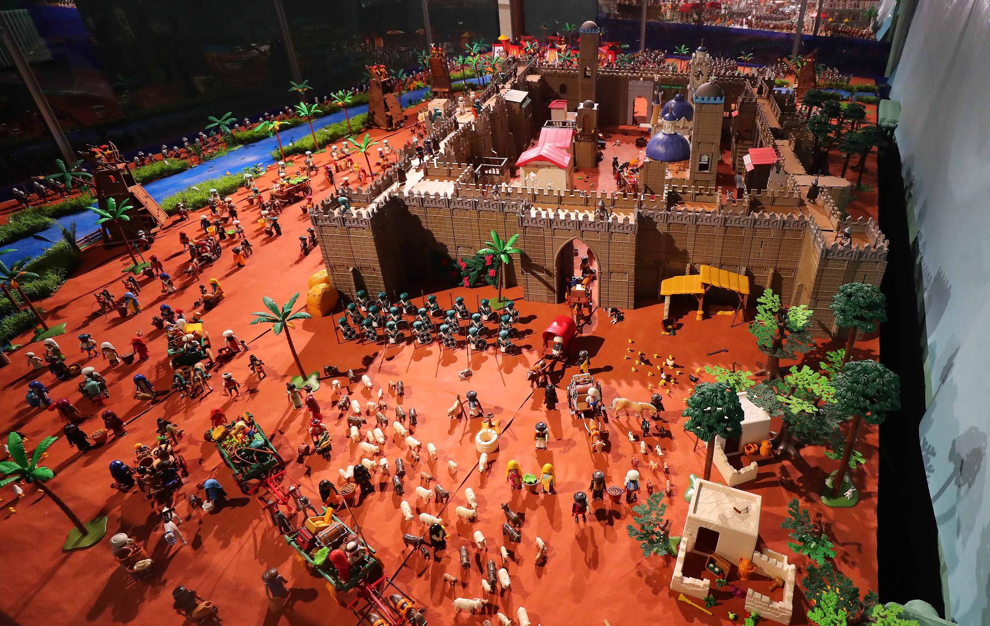 Exposición "El juego de la Historia" con figuras de Playmobil