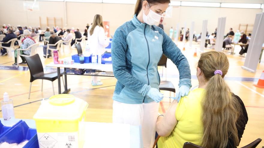 Elche vacuna esta semana a cerca de 12.000 personas contra el covid