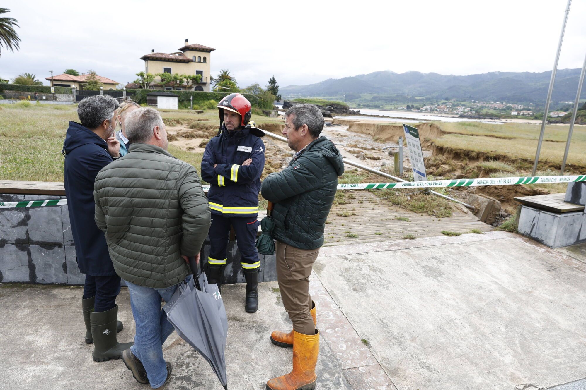 EN IMÁGENES: Caos en Colunga por las inundaciones de esta madrugada