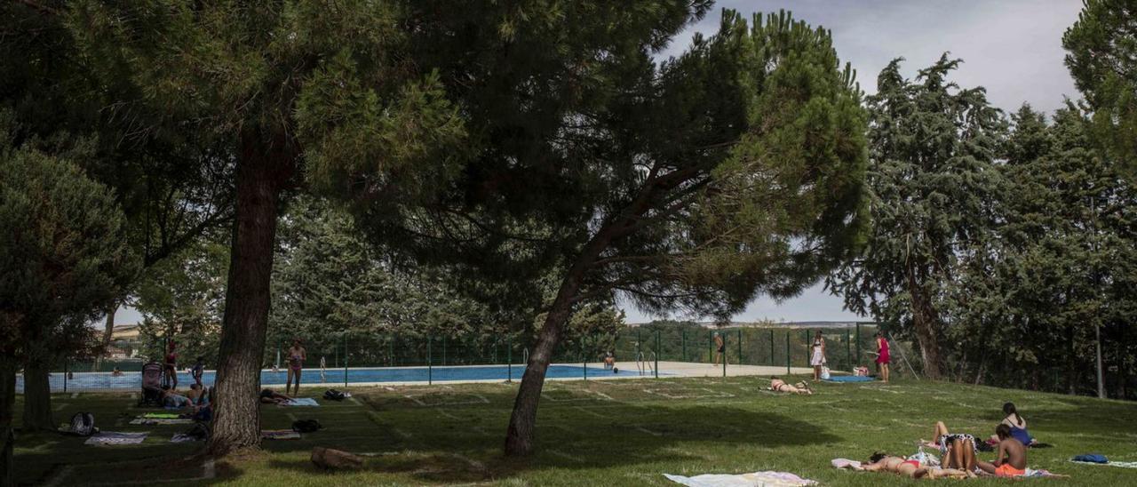 Una piscina de la capital, durante el verano anterior. |