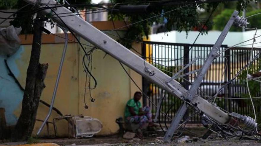 Una torre d&#039;electricitat caiguda per l&#039;efecte del vent a Puerto Plata, República Dominicana.