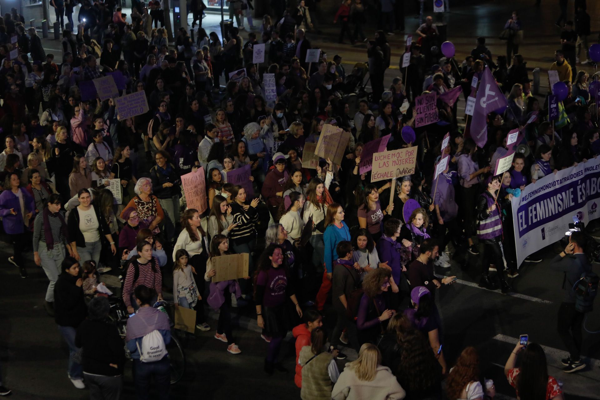 La manifestación de la Coordinadora Feminista de València para celebrar el 8 M