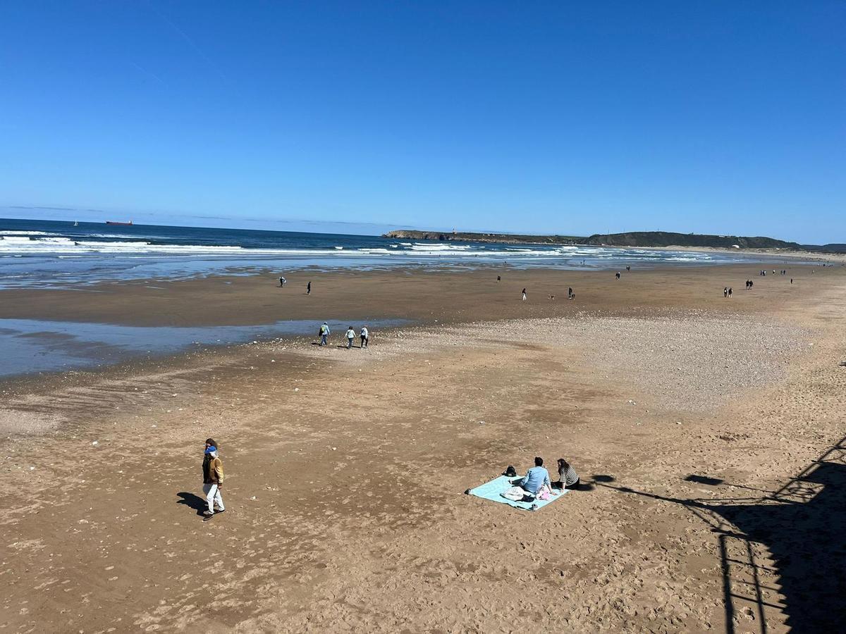 El buen tiempo animó a los asturianos a disfrutar del Principado esta Semana Santa