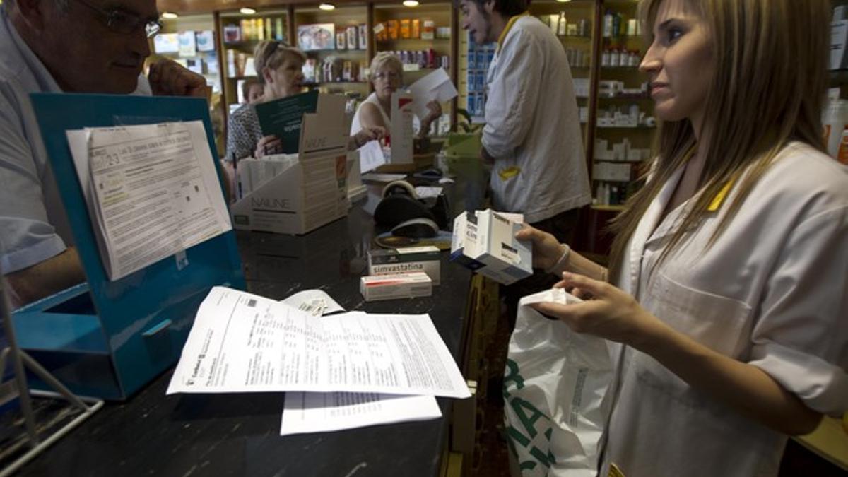 La farmacia Montserrat Boada de Barcelona, el primer día de implantación del euro por receta, el pasado 23 de junio.