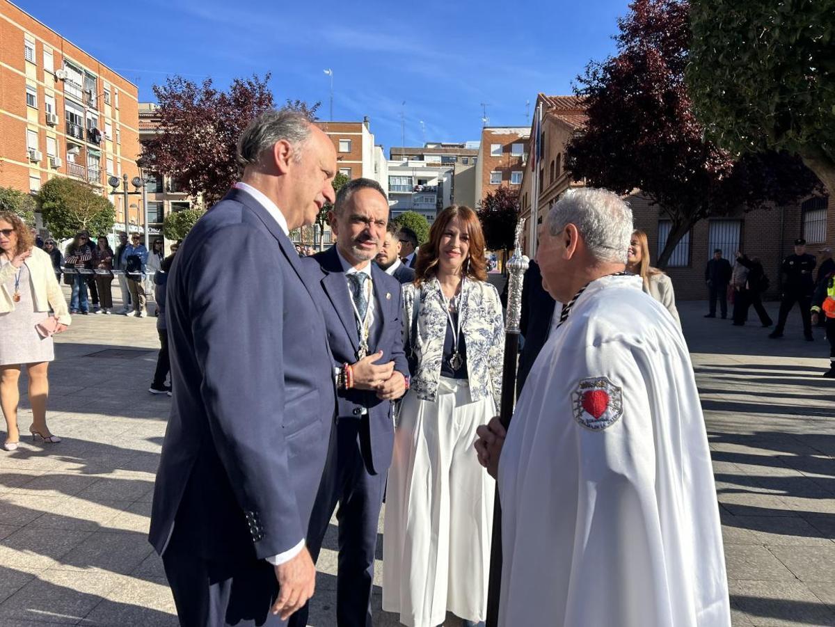 El consejero de Digitalización de la Comunidad de Madrid, Miguel López-Valverde, ha participado hoy en la procesión de El Encuentro de la Semana Santa de Móstoles, declarada fiesta de Interés Turístico regional