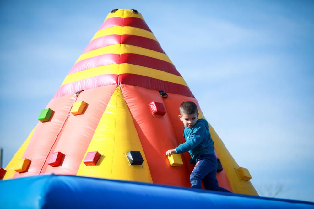 Sant Sebastià se acerca a los niños con la fiesta de sa Riera